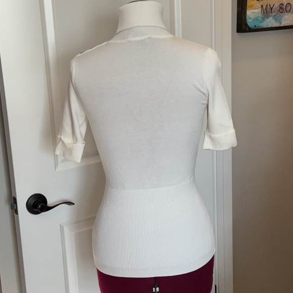 White House Black Market Brand White light weight Knitted Sweater - Picture 6 of 6